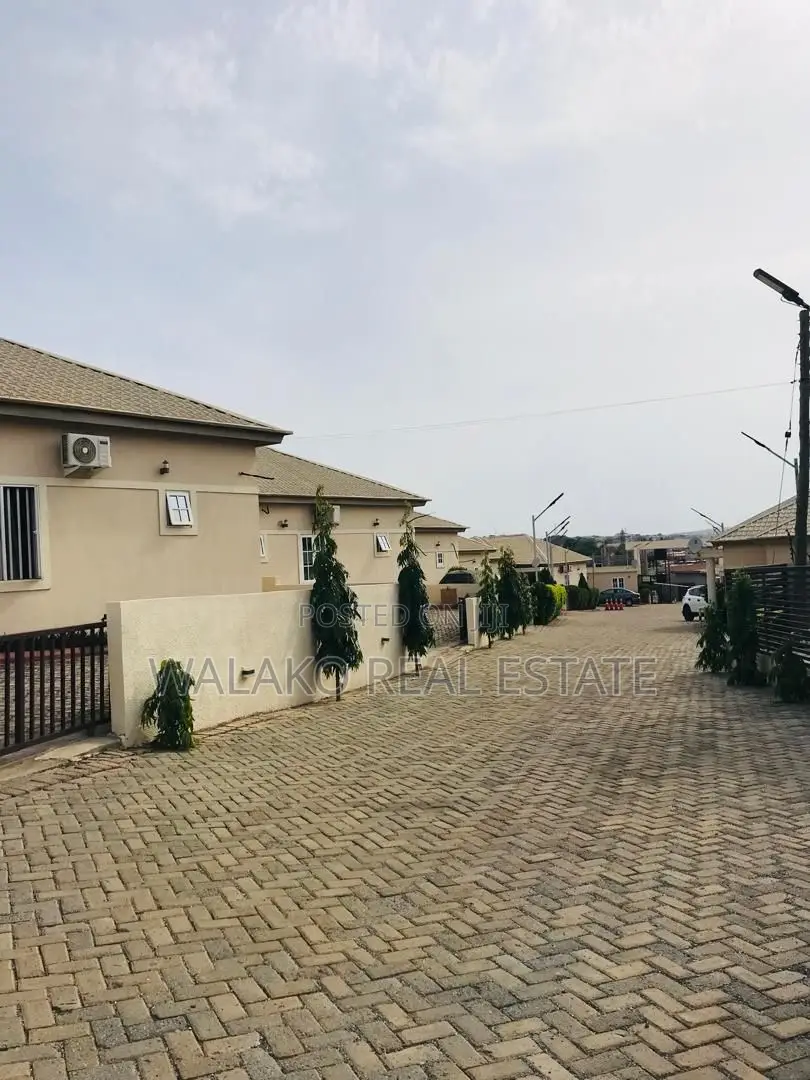 Furnished 3bdrm House in Pillar 2 for sale