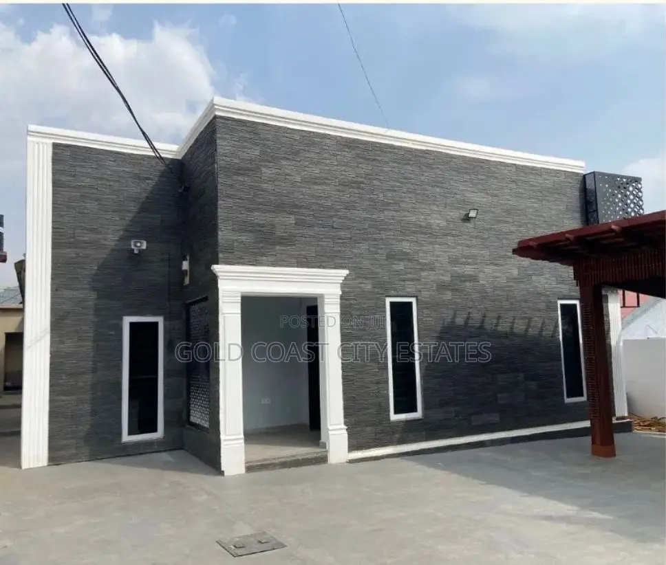 4bdrm House in Kwabenya for sale