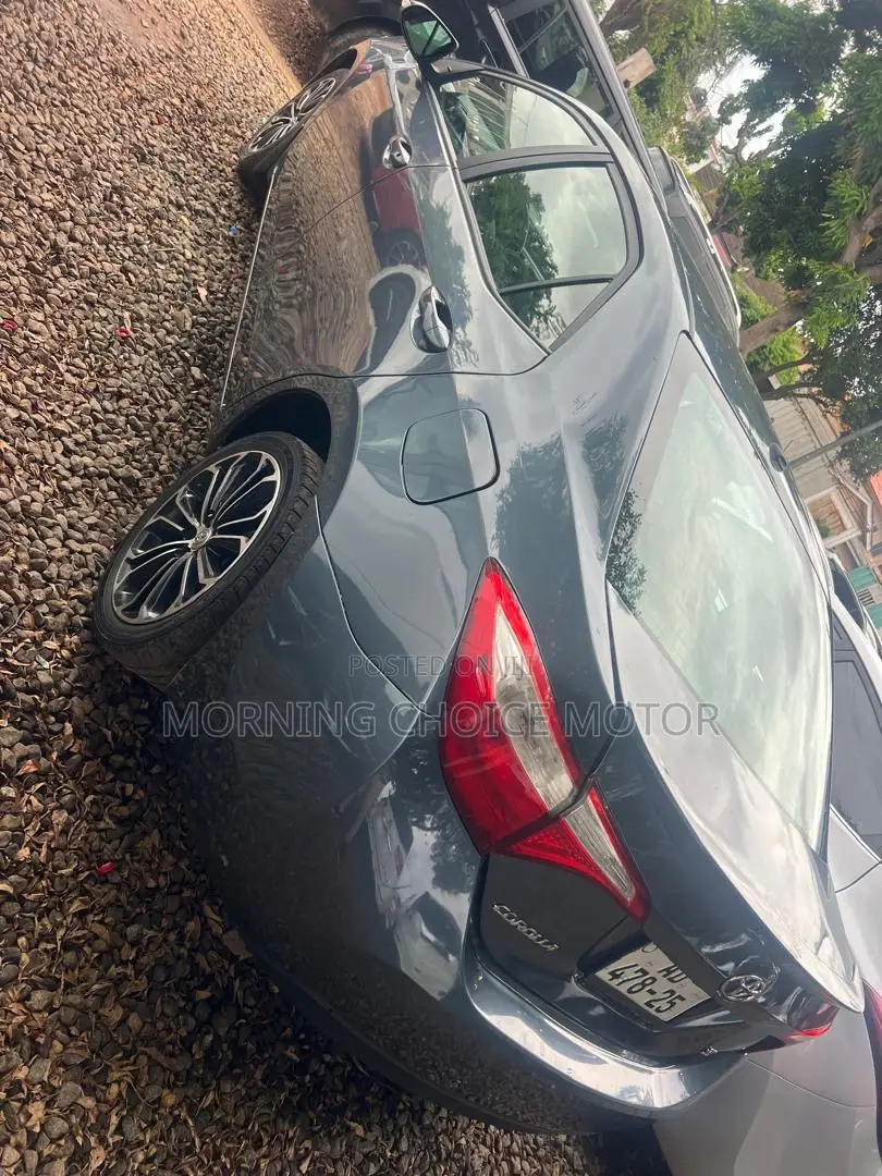 Toyota Corolla 2015 Gray