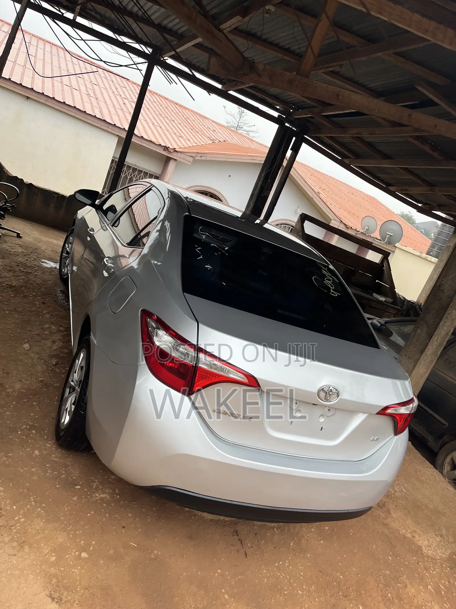 Toyota Corolla LE 4dr Sedan (1.8L 4cyl CVT) 2016 Silver