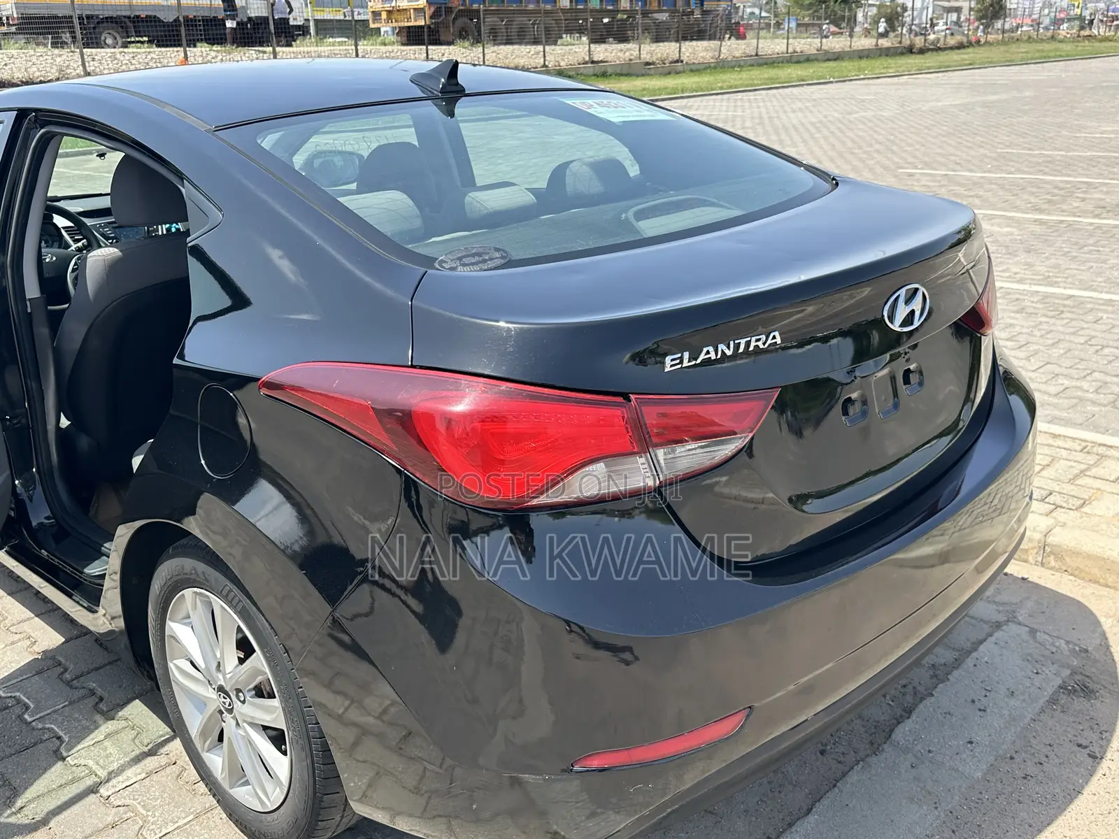 Hyundai Elantra 2016 Black