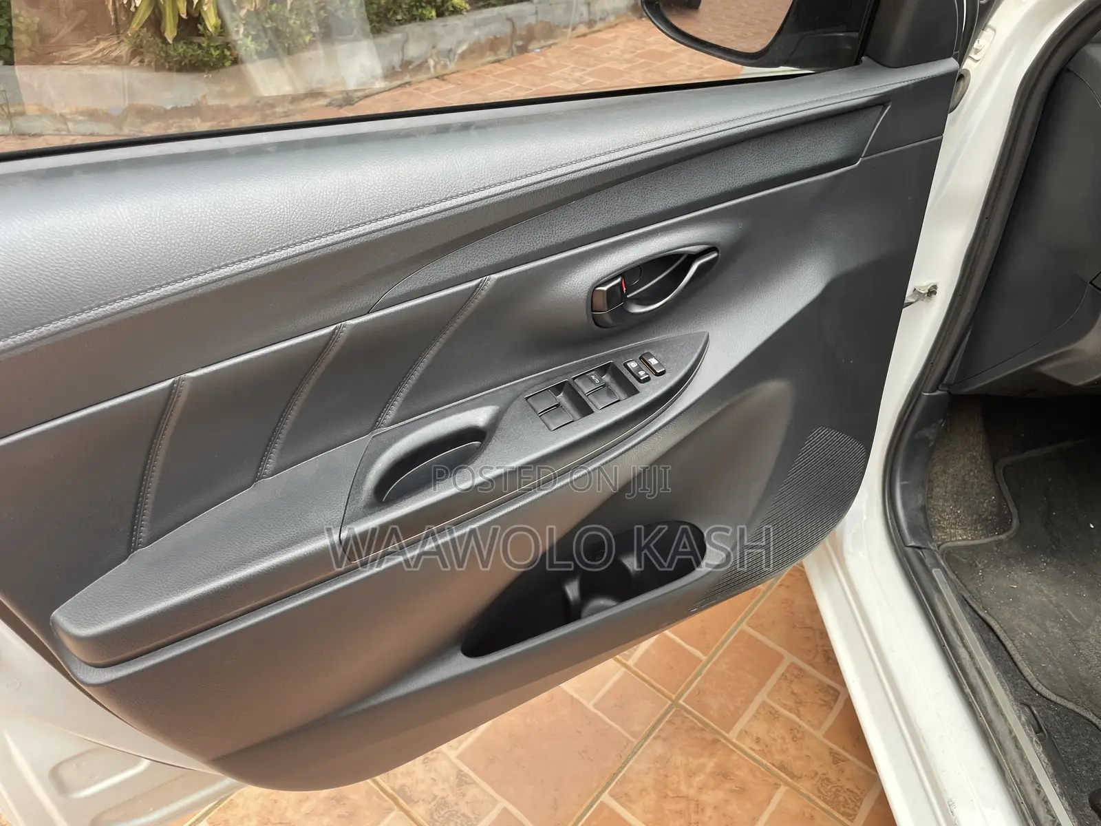 Toyota Yaris 2018 White
