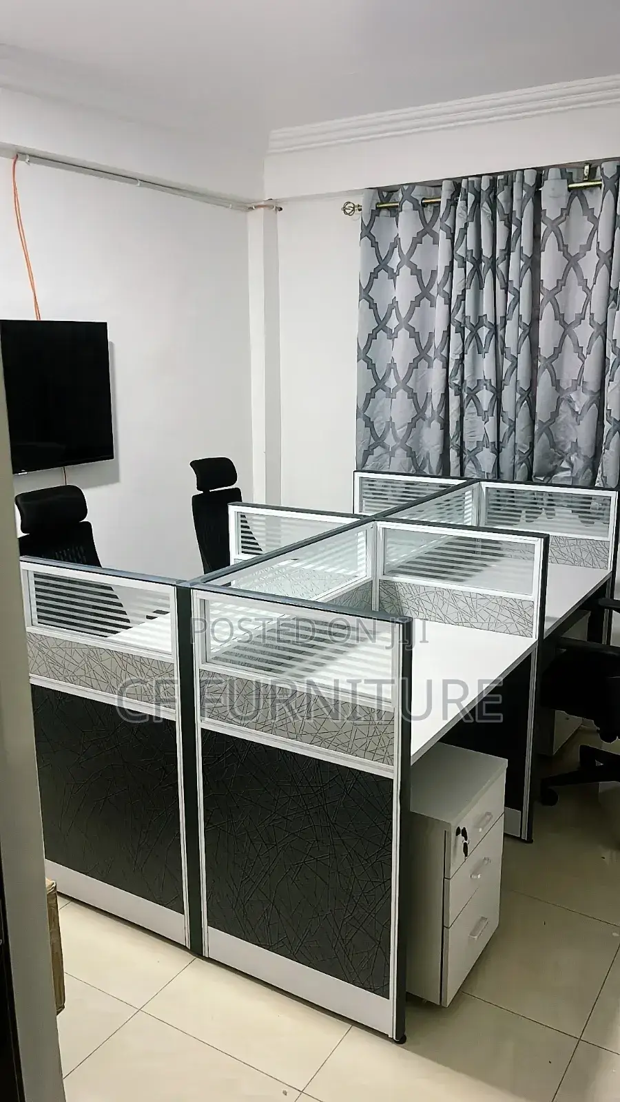 4-Seater Office Workstation