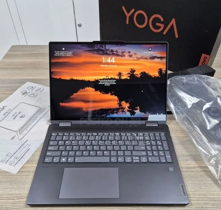 New Laptop Lenovo Yoga 7i 16GB Intel Core i7 SSD 512GB