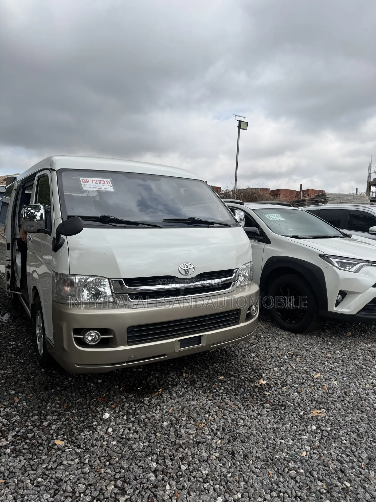 Toyota HiAce 2017 White