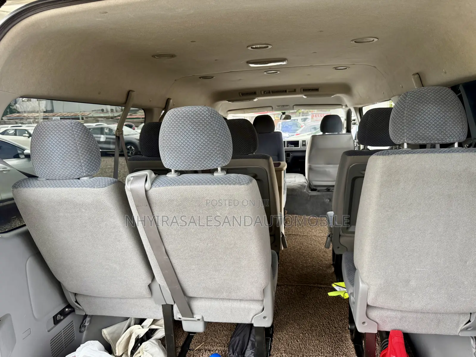 Toyota HiAce 2017 White