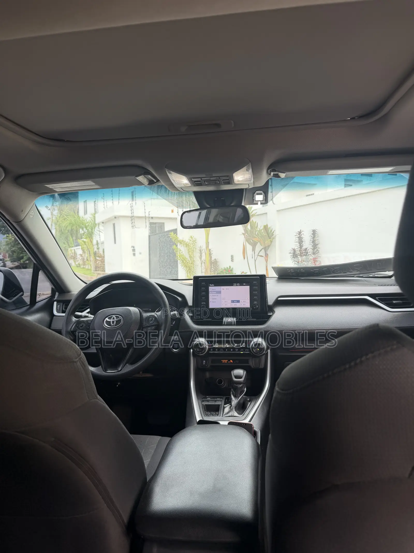 Toyota RAV4 XLE AWD 2019 Silver
