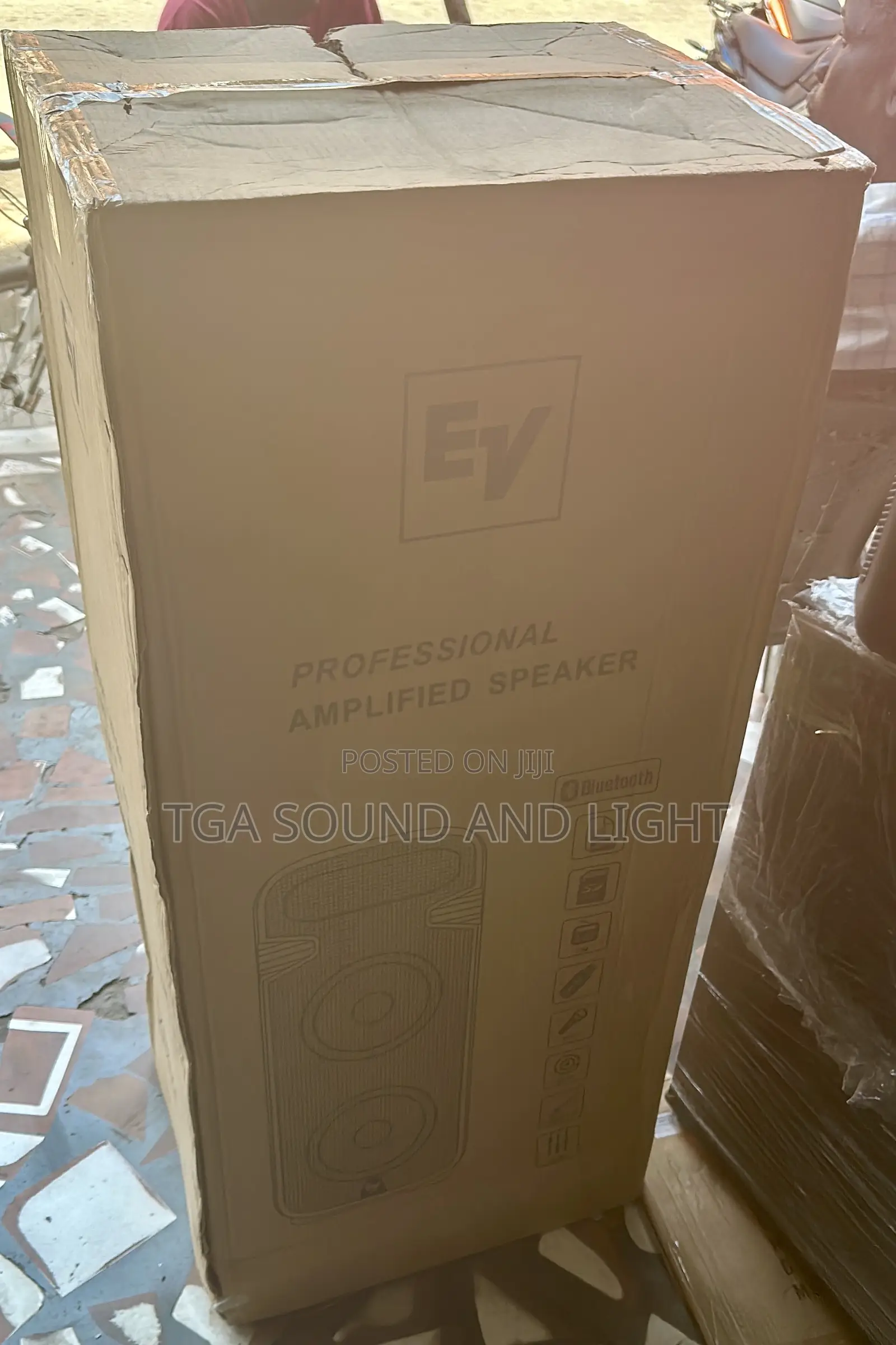 Electro-Voice 2x15 Inches Active Rechargeable Loudspeaker
