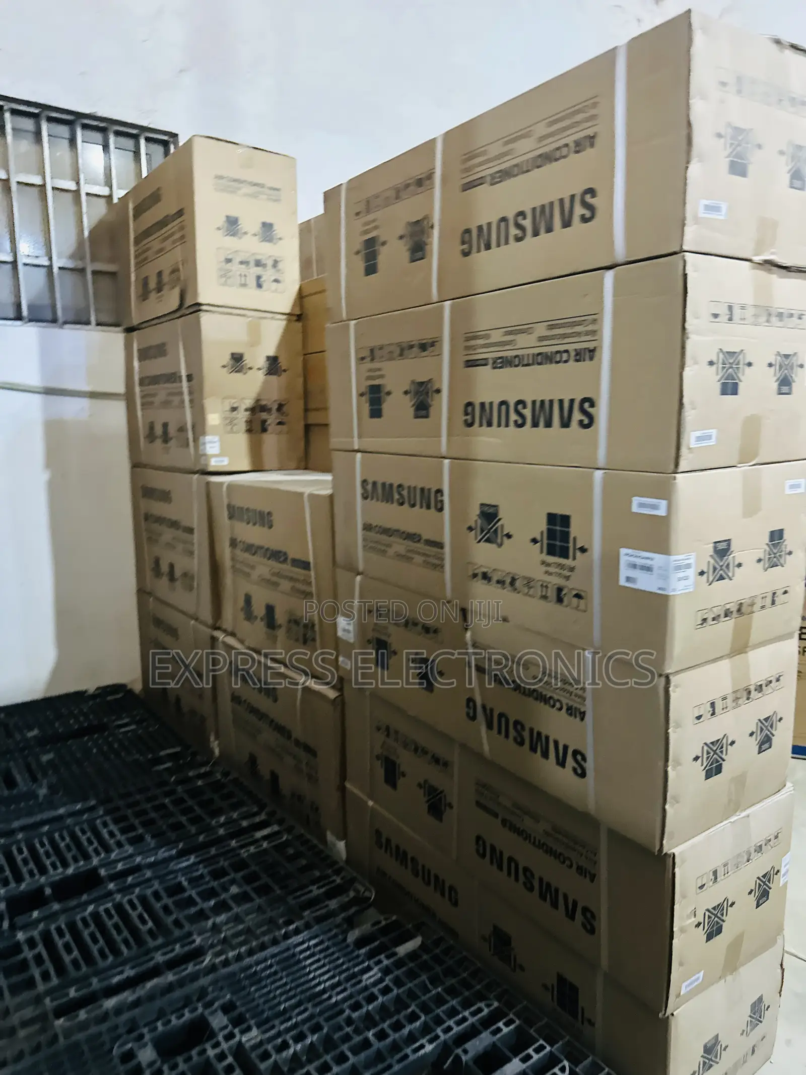 Grab the New White Air Conditioner Samsung 1.5hp Split R410