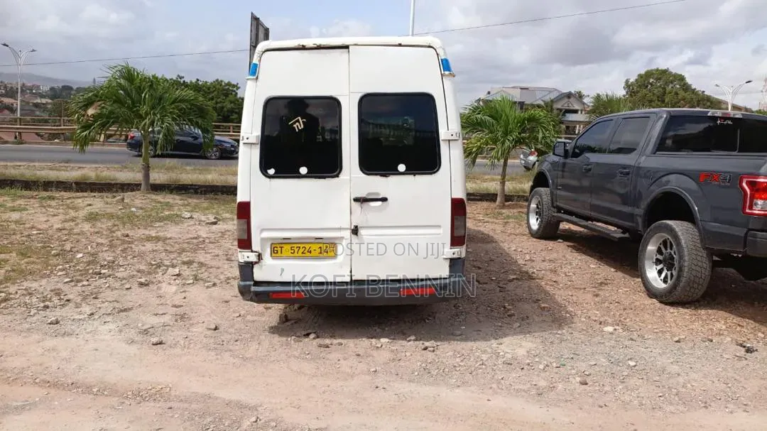 Mercedes-Benz Sprinter 1999 White