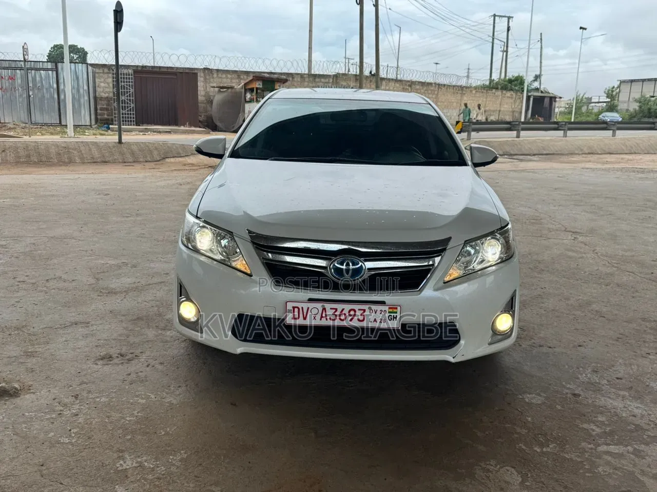 Toyota Camry LE 4dr Sedan (2.5L 4cyl 6A) 2013 Pearl
