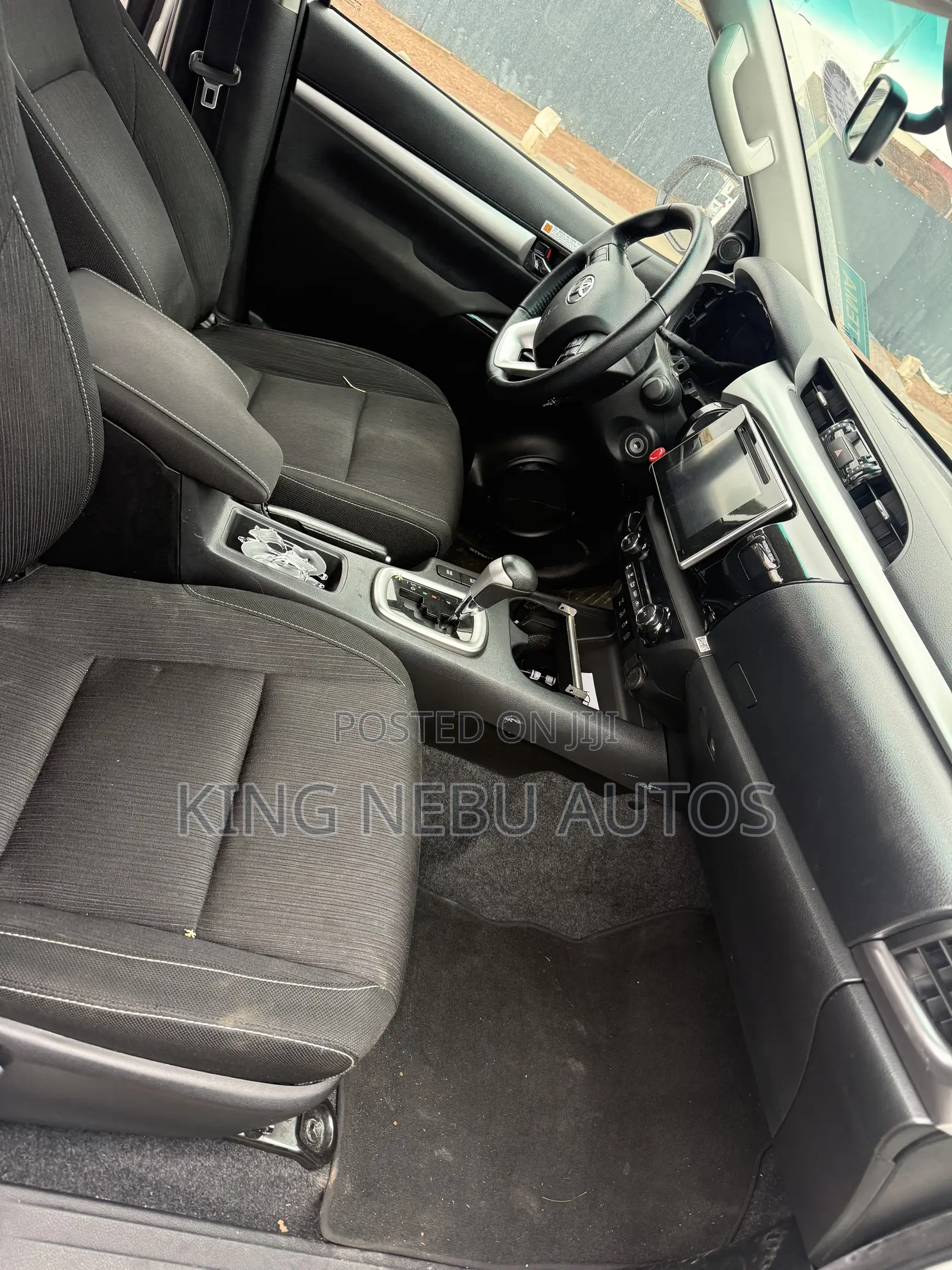 Toyota Hilux Rugged X 4x4 2019 White
