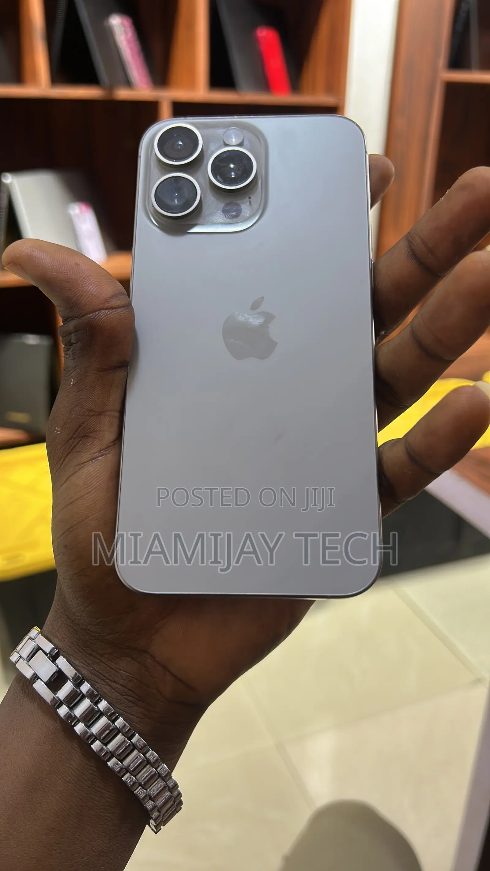 Apple iPhone 15 Pro Max 256 GB Gray