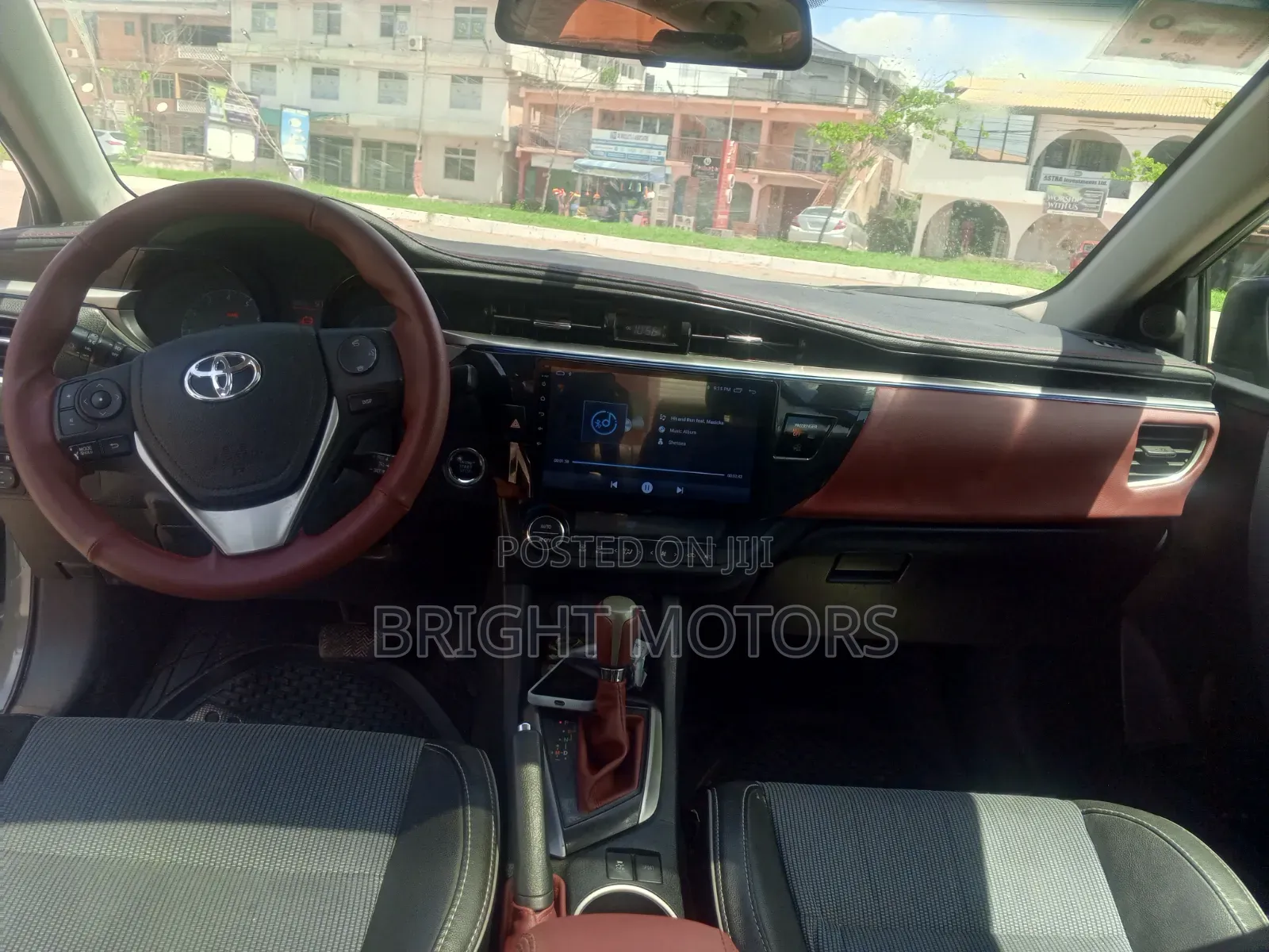 Toyota Corolla LE ECO Premium (1.8L 4cyl CVT) 2016 Gray