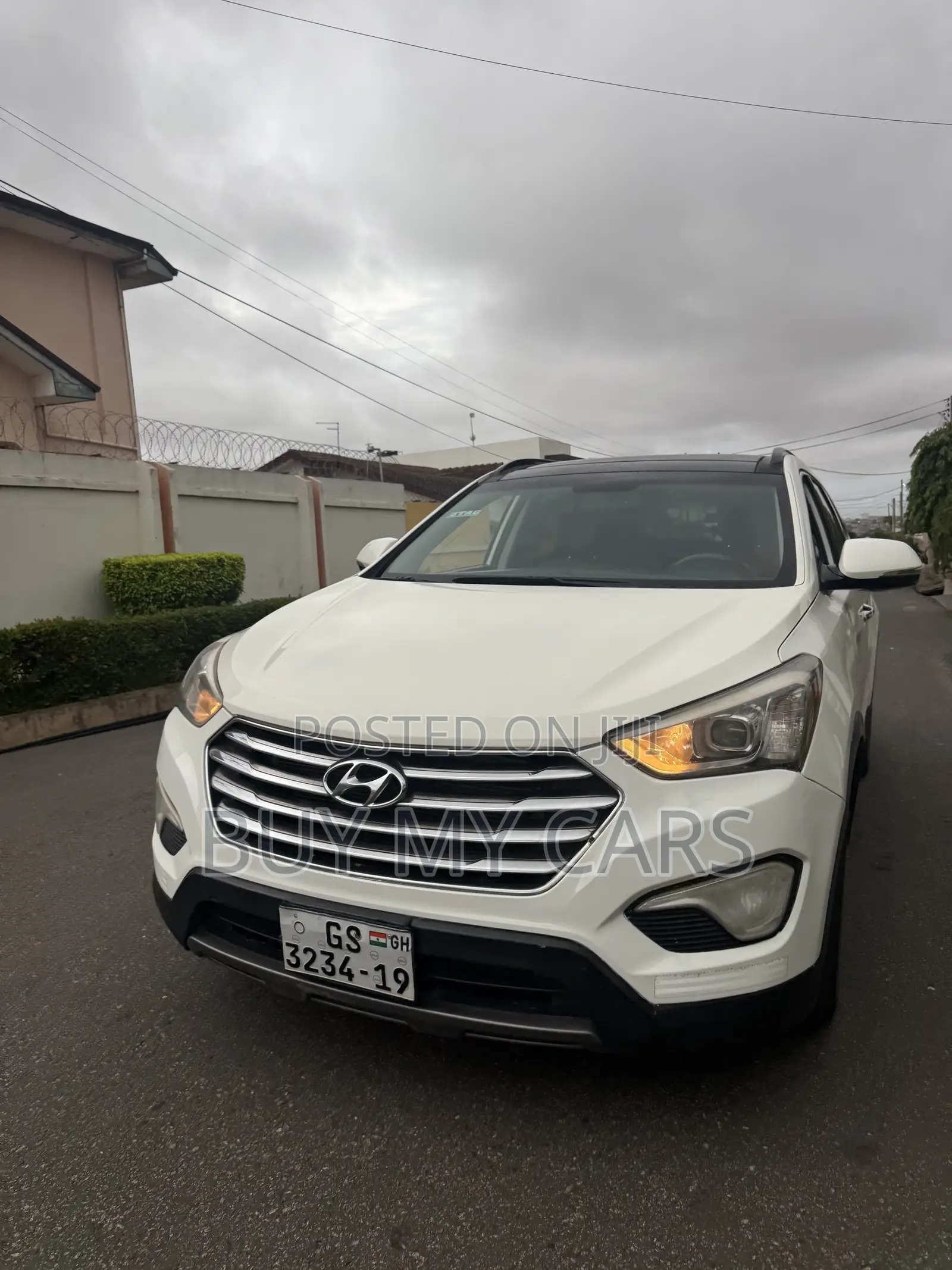 Hyundai Santa Fe SE AWD 2016 White
