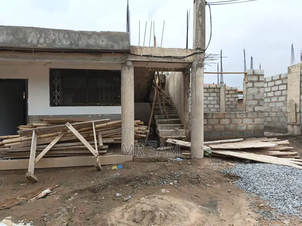 2bdrm House in Ayibwe Twon, West Hills Mall Area for sale