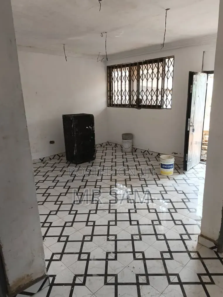 2bdrm House in Ayibwe Twon, West Hills Mall Area for sale