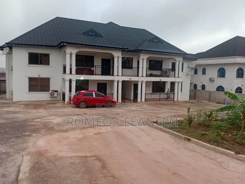 10bdrm Duplex in Kuwait, Kumasi Metropolitan for sale