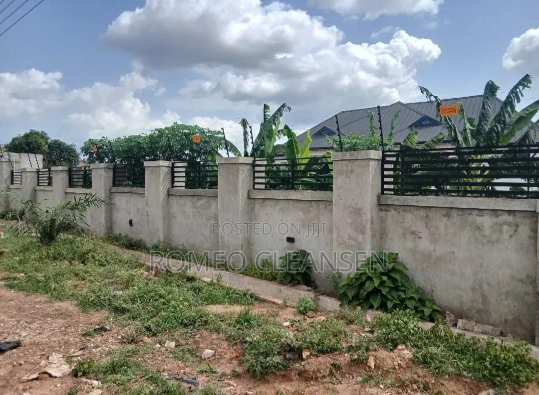 10bdrm Duplex in Kuwait, Kumasi Metropolitan for sale