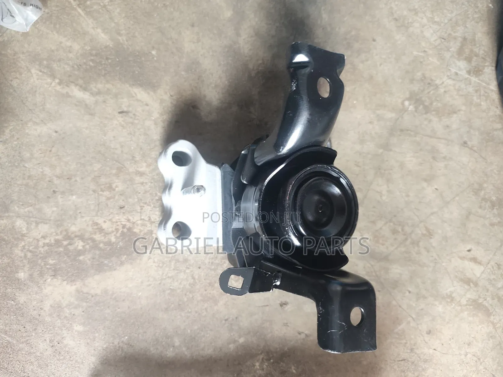 Toyota Corolla 2016 Right Engine Seat Mount