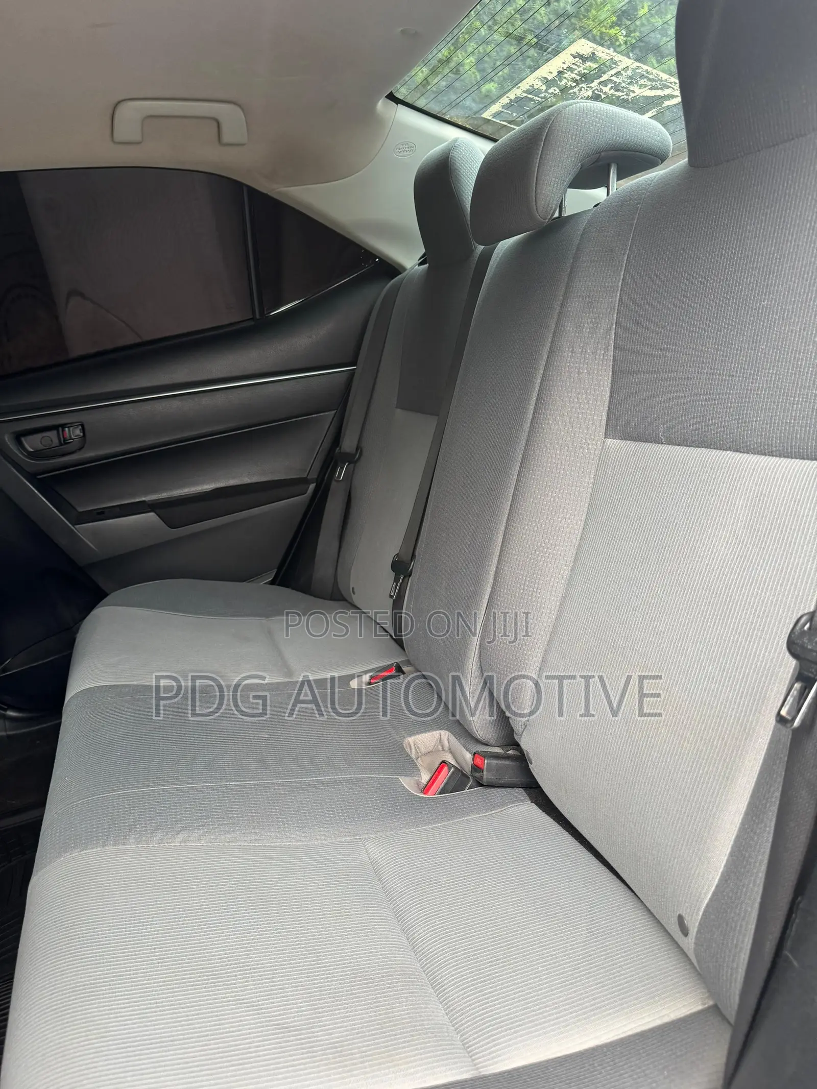 Toyota Corolla LE 4dr Sedan (1.8L 4cyl CVT) 2016 White