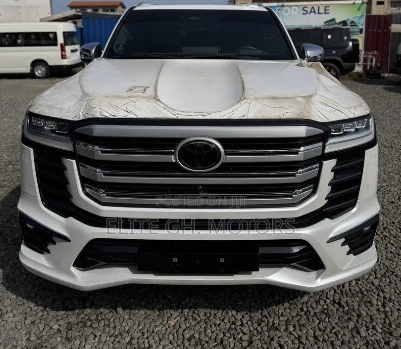 New Toyota Land Cruiser LC300 2025 White