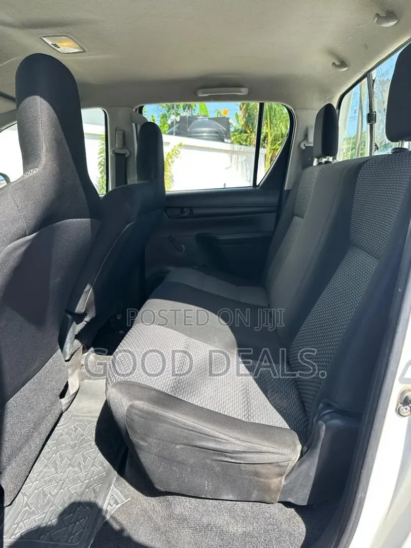 Toyota Hilux SR5 4x4 2017 White