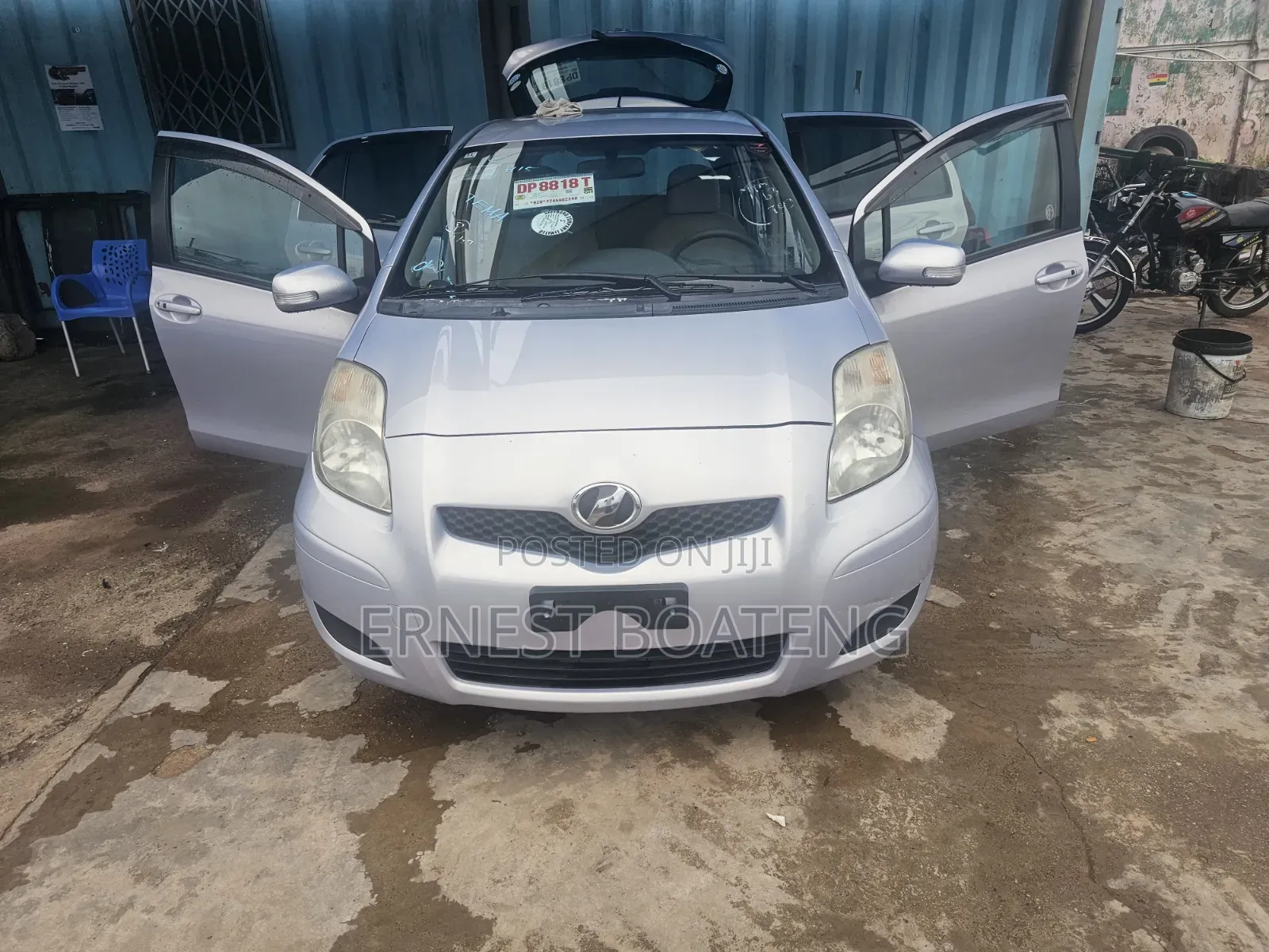 Toyota Vitz 1.3 FWD 3dr 2010 Gray