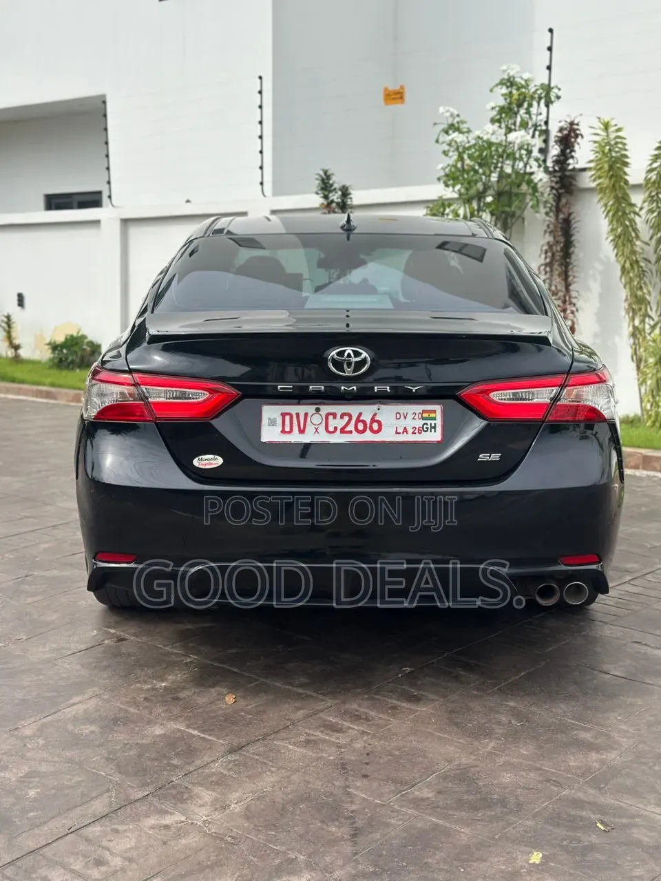 Toyota Camry Hybrid SE 2023 Black
