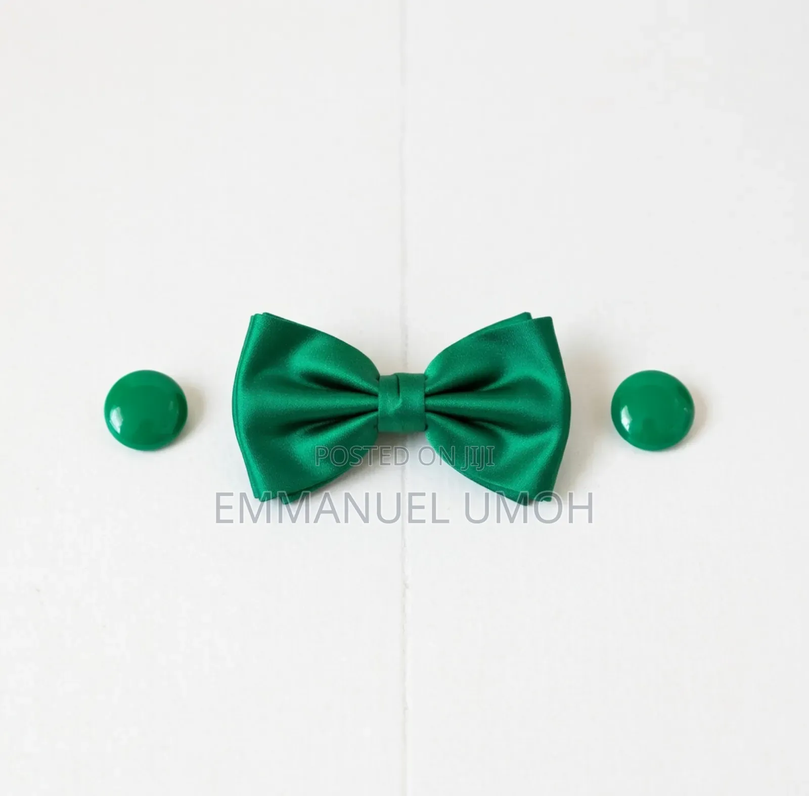 Classic Ladies Bow Tie With Matching Earrings