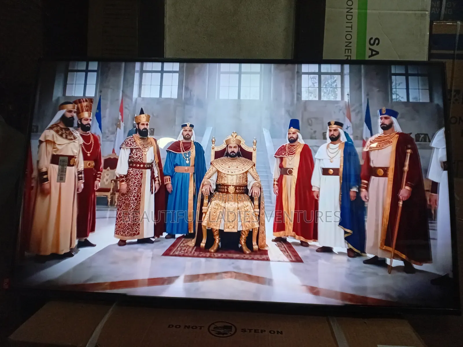 Brilliant Display Smart Features in Samsung 43-Inch Tv
