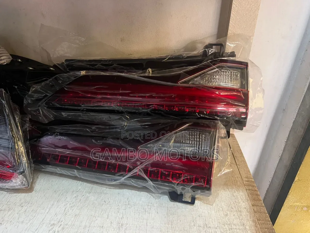 Mitsubishi Outlander 2022 Bootlight