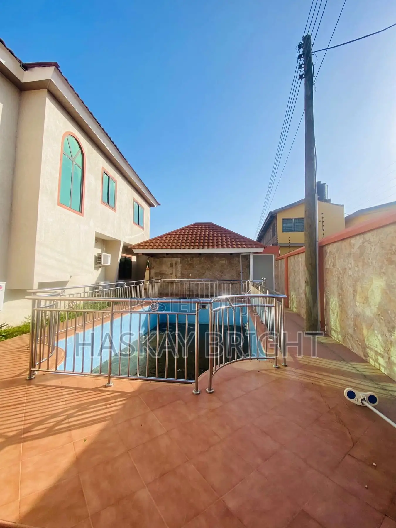 5bdrm House in Dzorwulu for rent