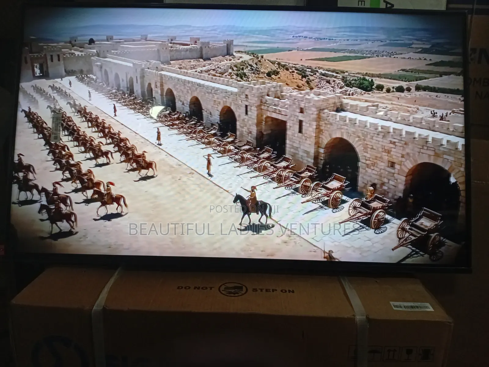 Modern Samsung 43” Smart Tv for Movies, Sports Gaming