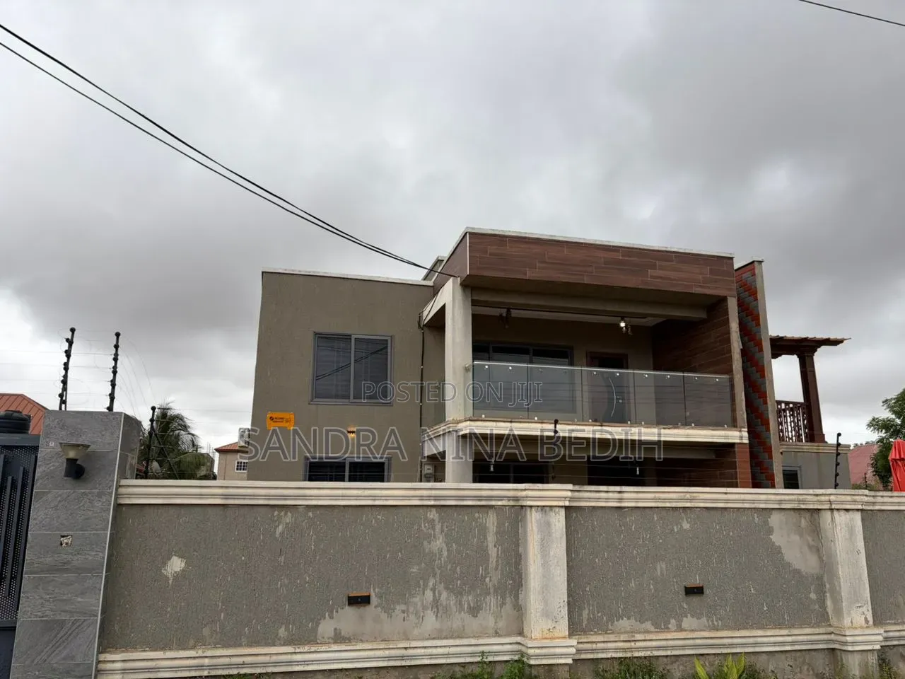 7bdrm Duplex in East Legon Hills, School Junction for rent