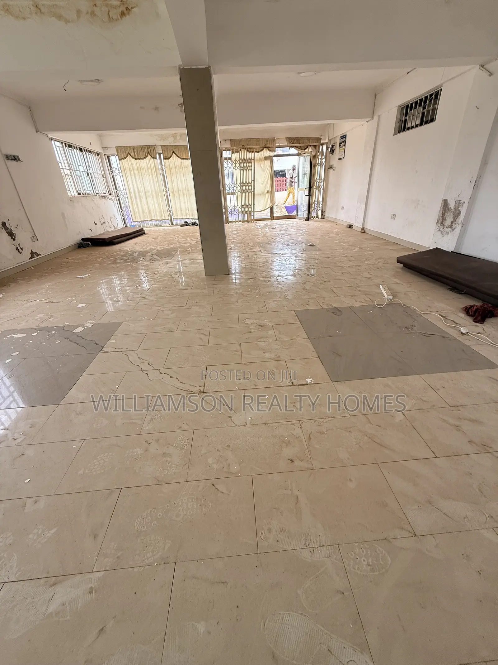 Double Road Side Shop/Store/Warehouse/Office Space 4rent, Spintex
