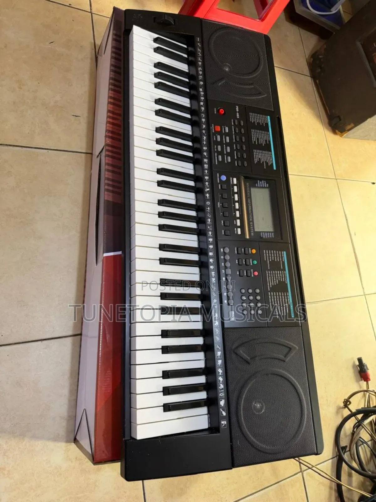 PSR-483 61-Key Electronic Keyboard