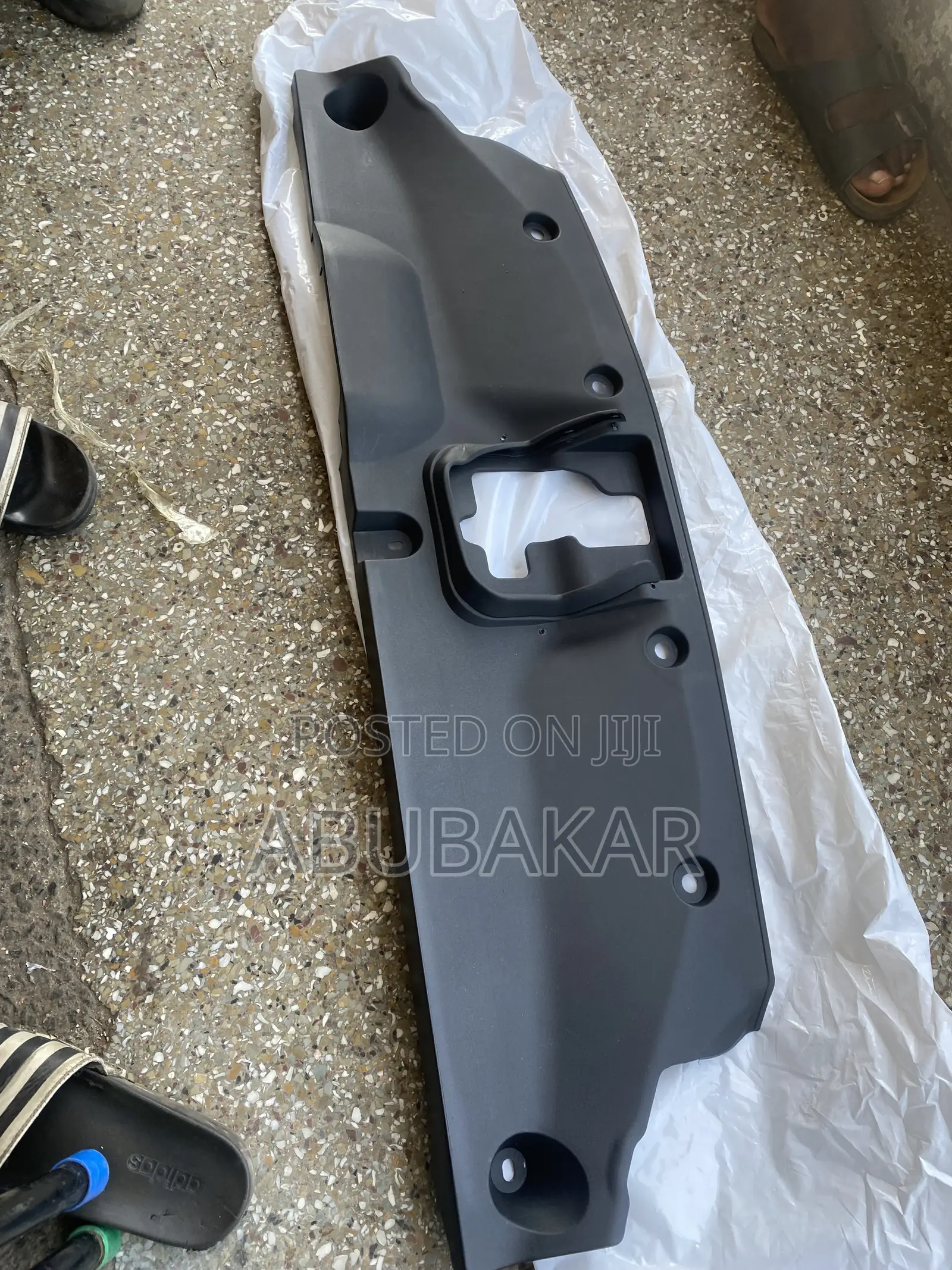 Highlander Grand 2024 Radiator Panel