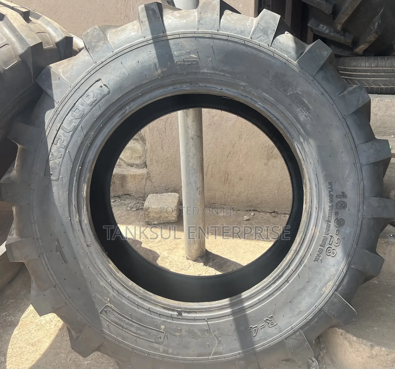 Back Hole 16.9-28 Xplor Tubeless