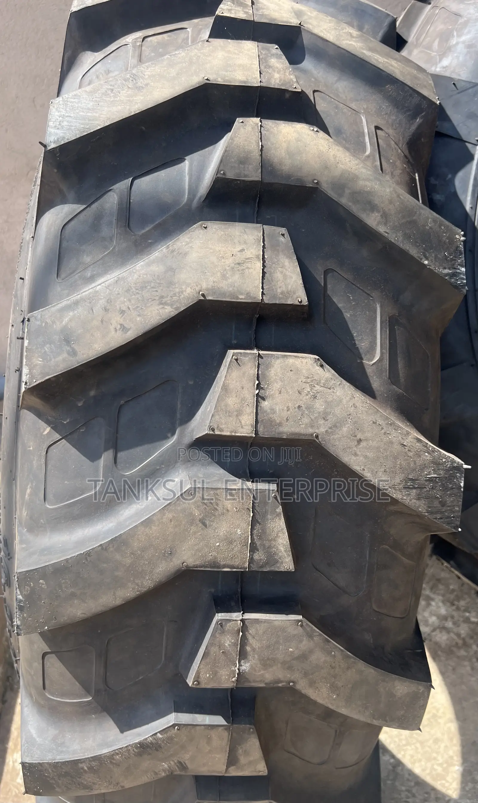 Back Hole 16.9-28 Xplor Tubeless