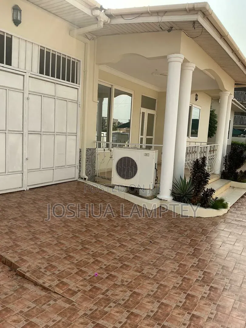 5bdrm House in Botwe Estate, Little Roses Area for rent