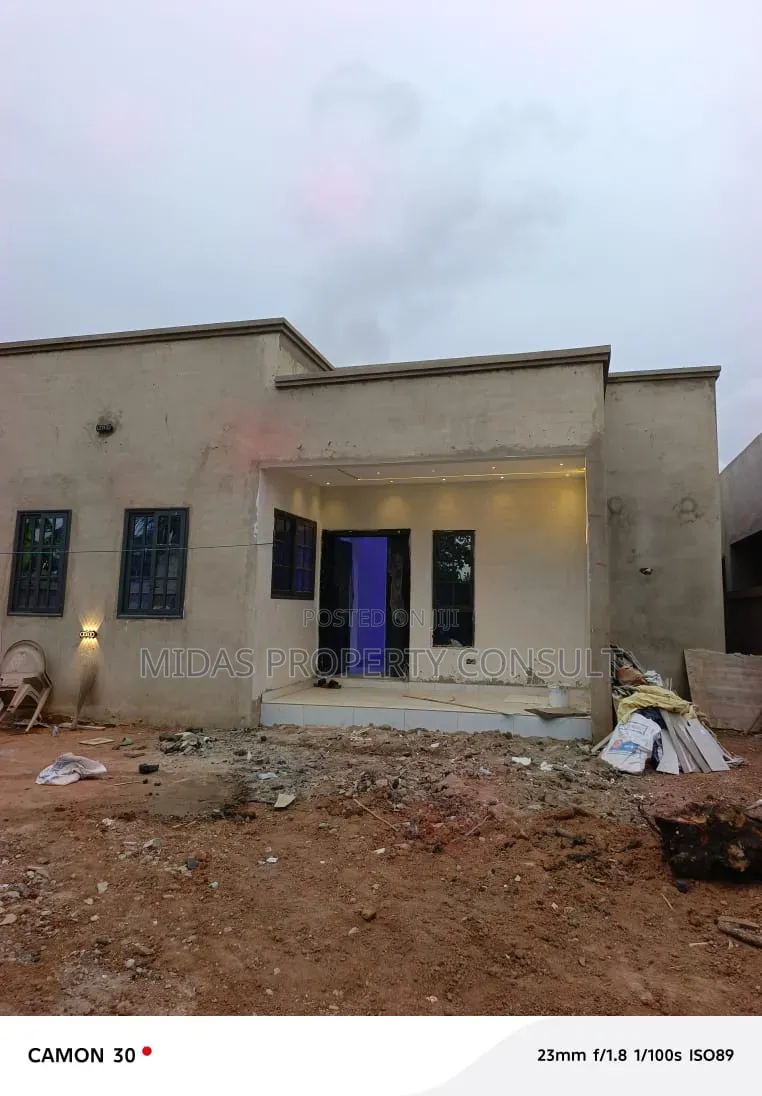 4bdrm House in Katamanso, Amrahia for sale