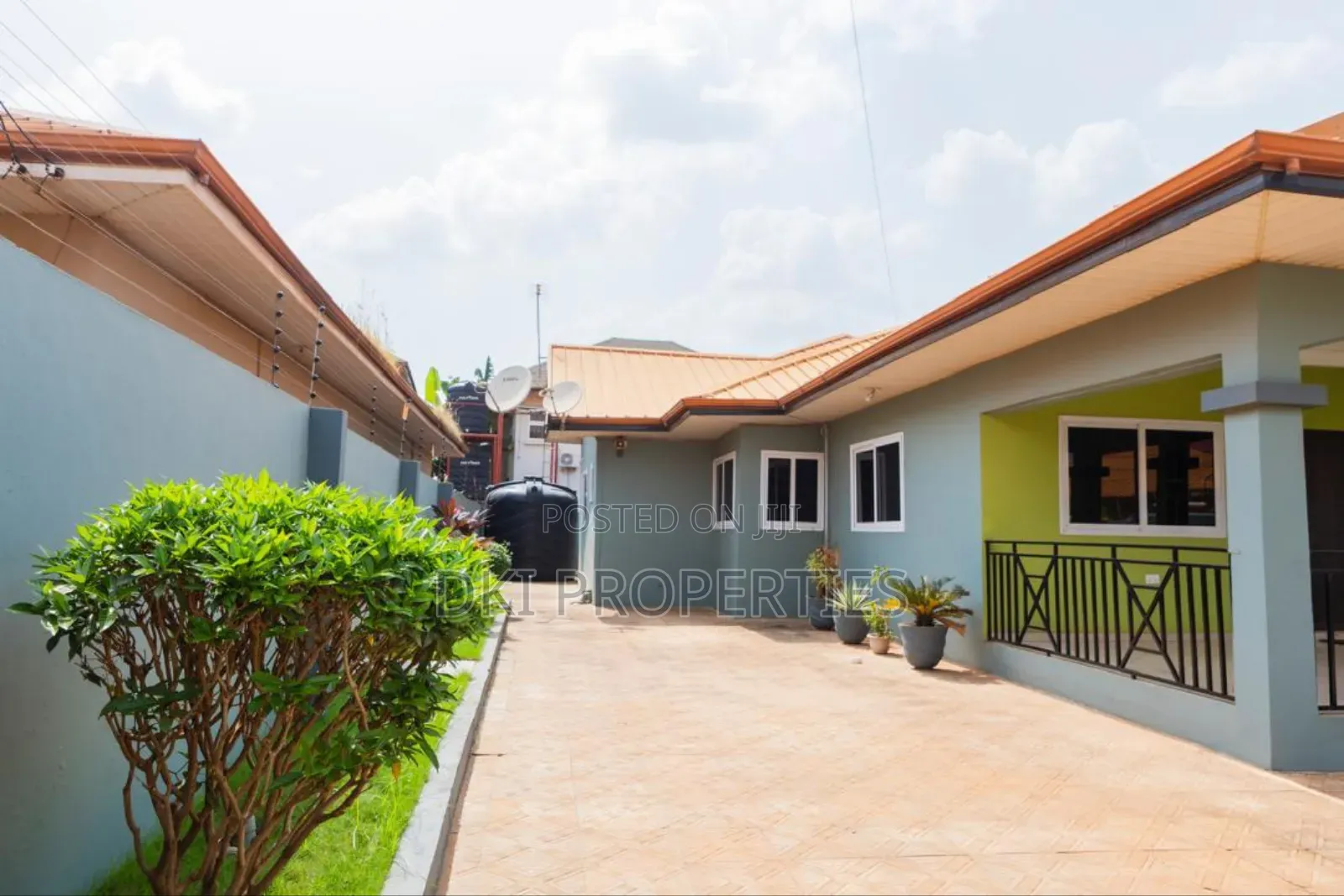 3bdrm House in Dki Properties, School Park Area for sale
