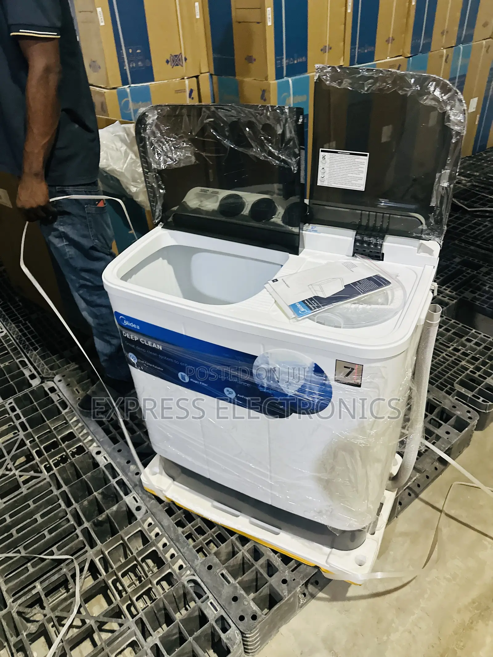Shop the New White Semi Automatic 7kg Topload Twintub Midea