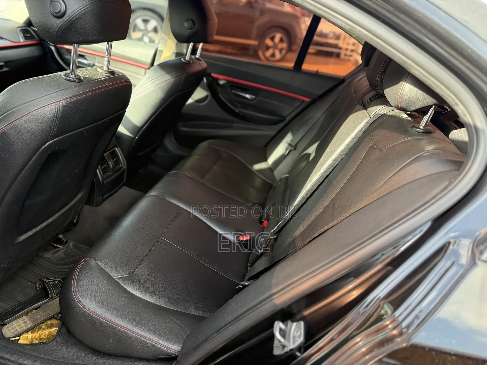 BMW 320i Sedan RWD 2016 Black