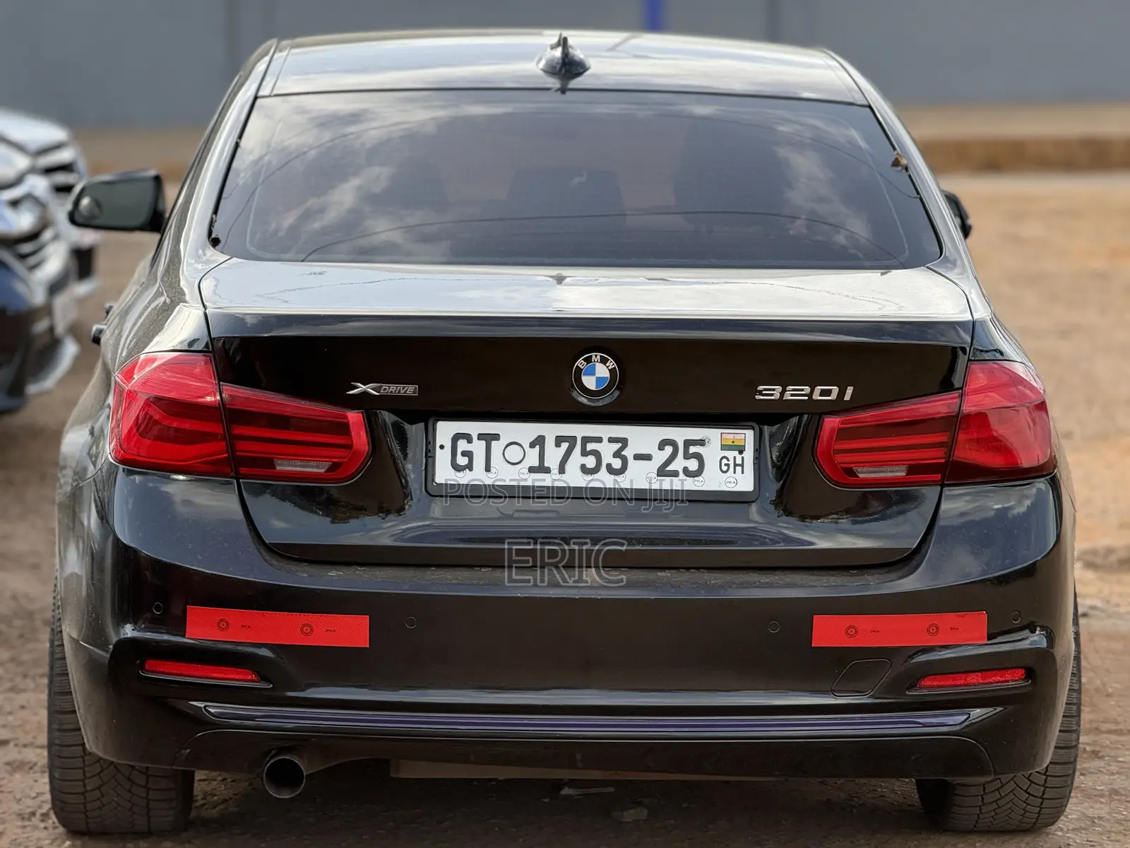 BMW 320i Sedan RWD 2016 Black