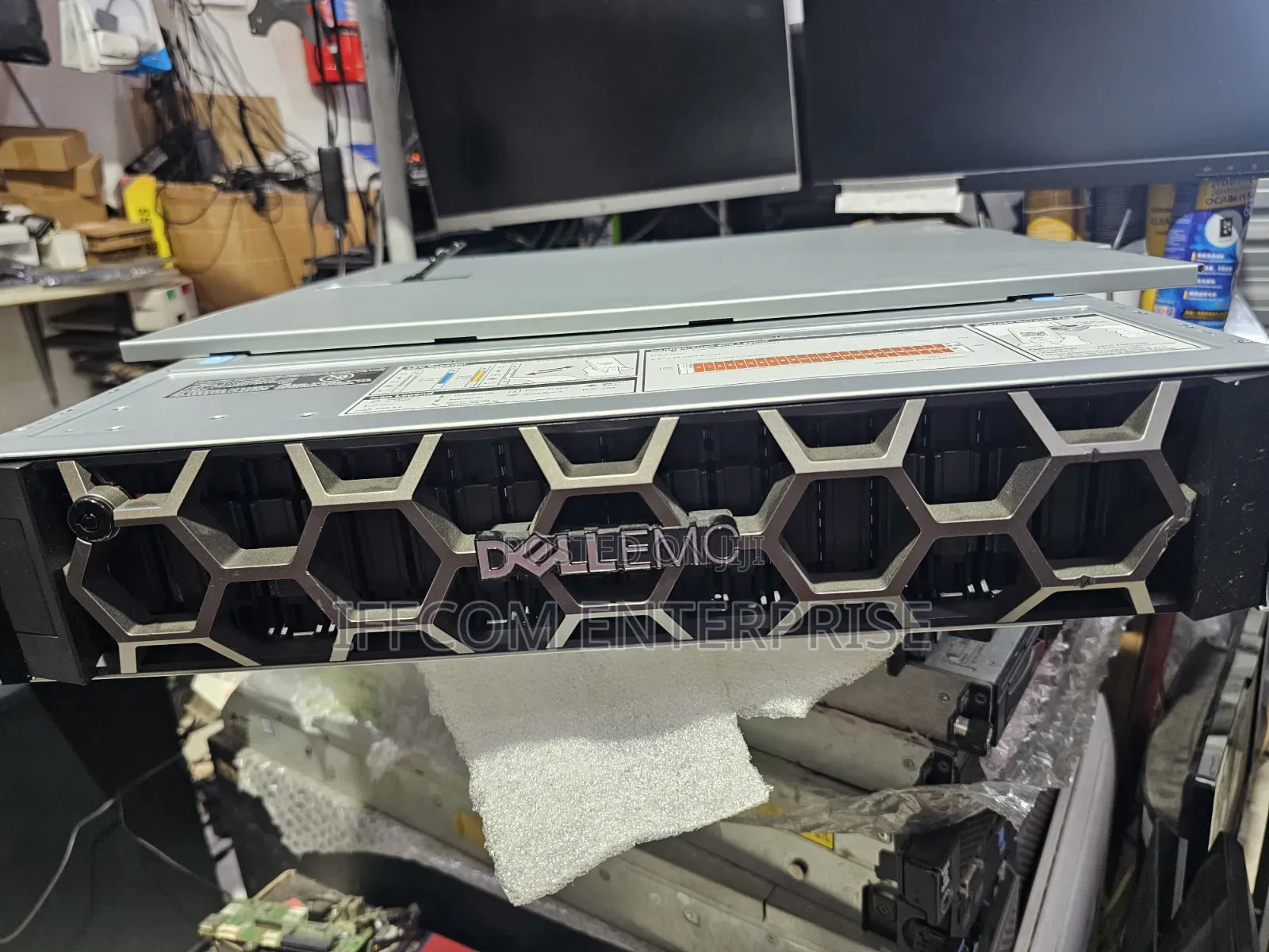 New Server Dell PowerEdge R740 64GB Intel Xeon HDD 2T