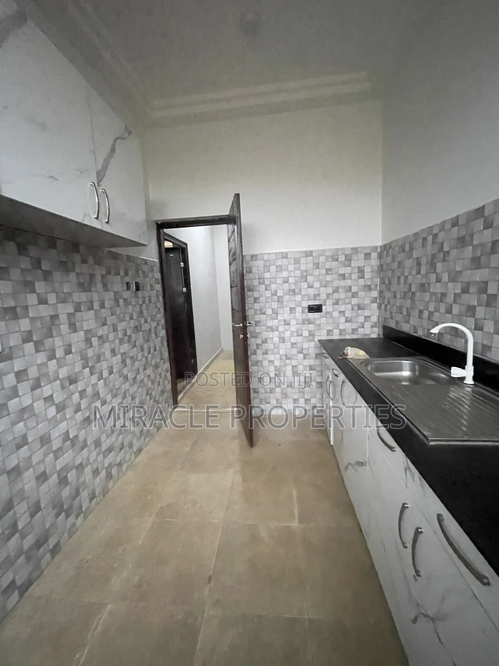 1bdrm Apartment in Miracle Properties, Commandos for rent