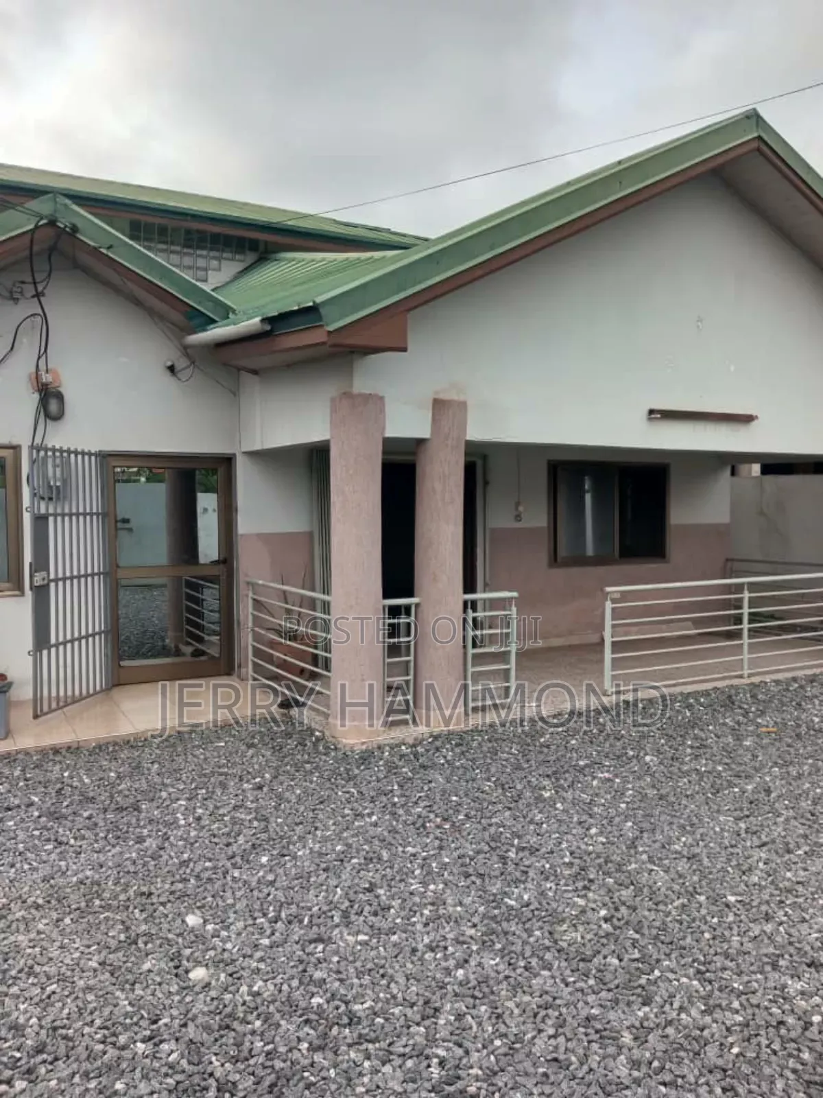 3bdrm Apartment in Teshie Bushroad, New Town for rent