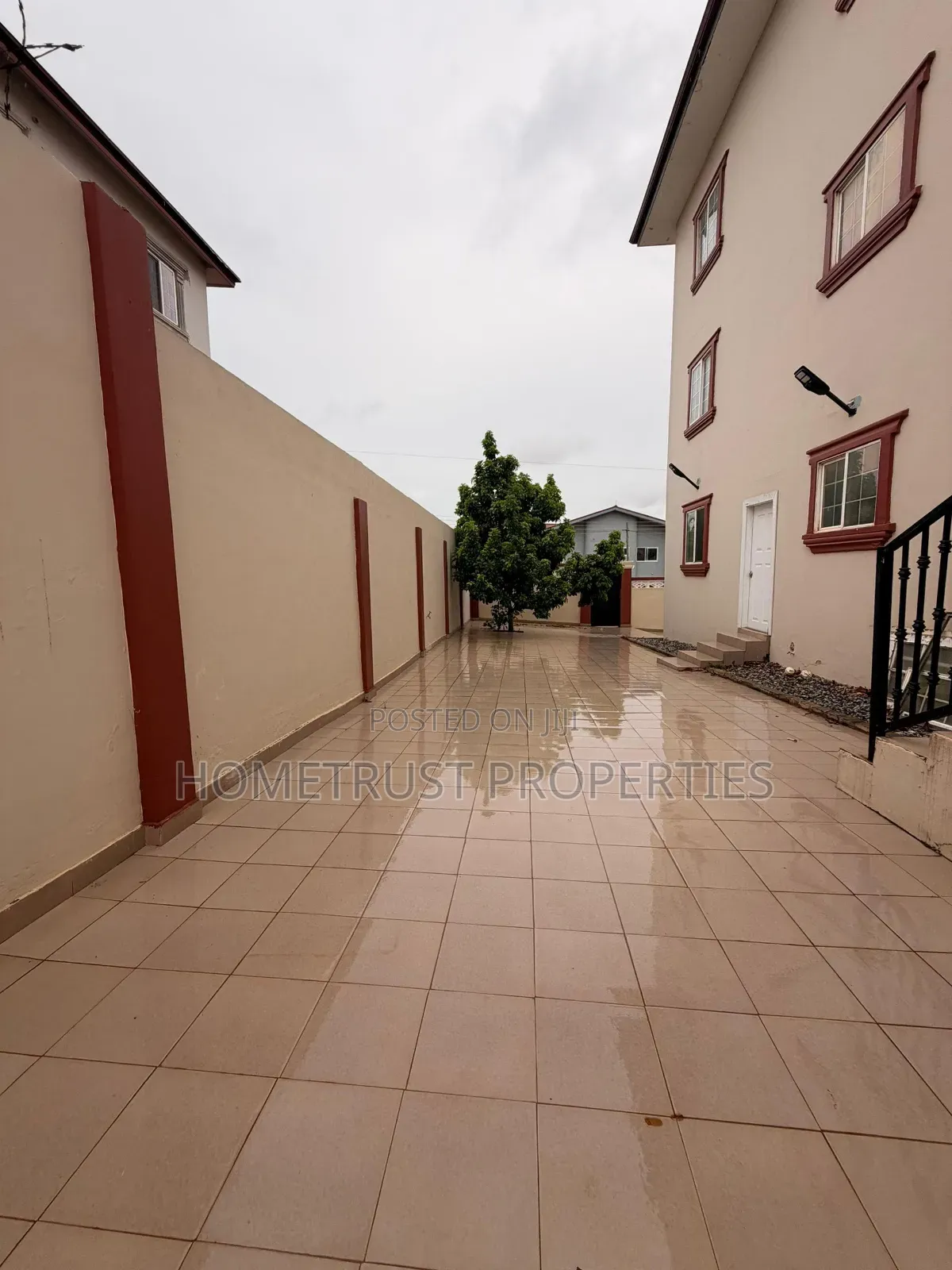 4bdrm Duplex in Weija Old Barrier for sale